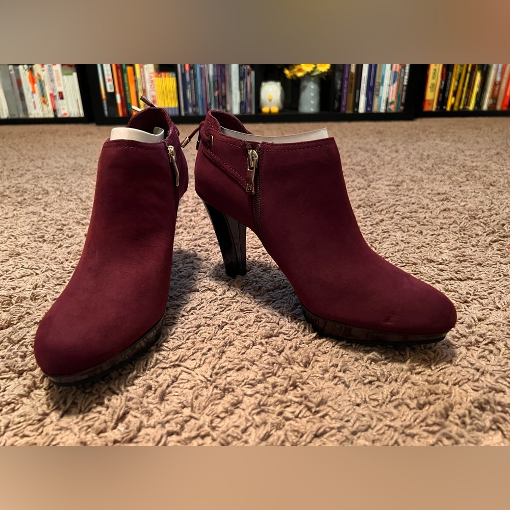 Liz Claiborne heeled booties